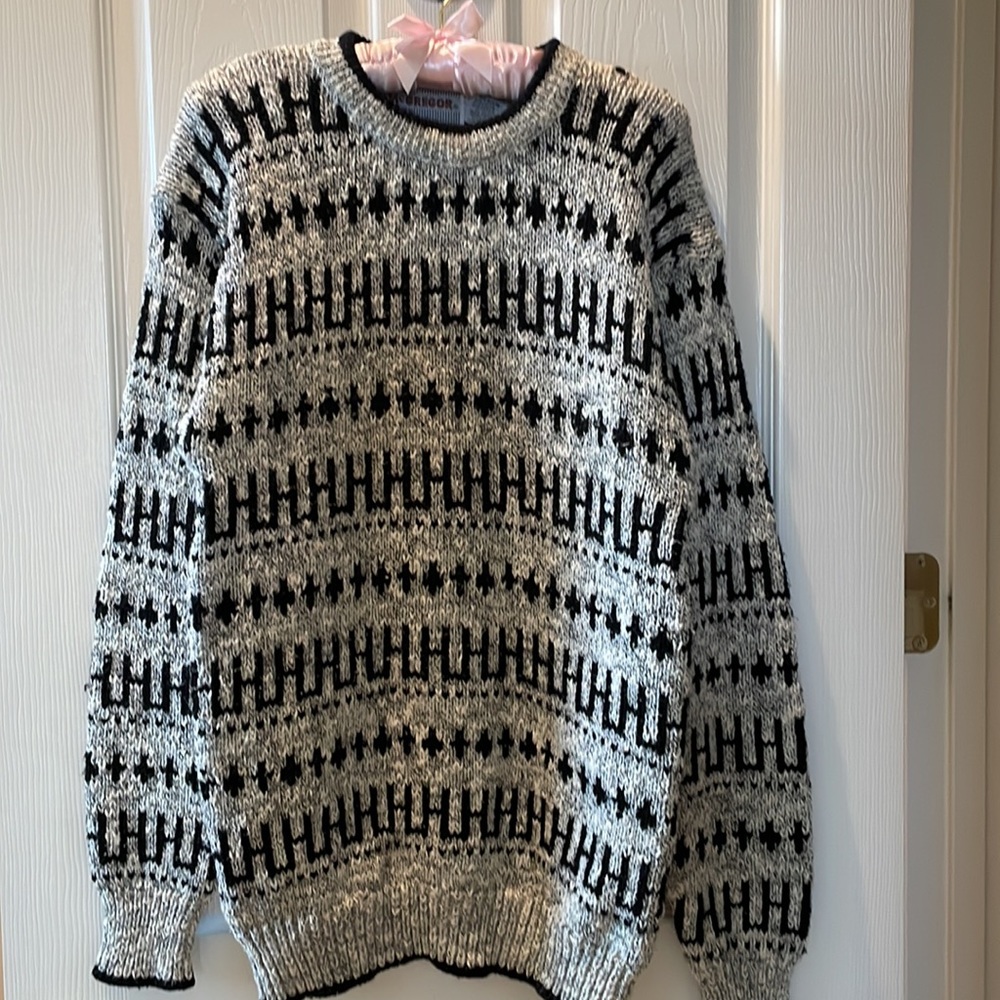 Warm vintage sweater. Used size medium